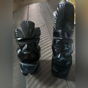 Black onyx or Osidain Duo Aztec/Maya stones.